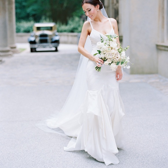 Carol Hannah Wedding Dress - Picture 3 of 13
